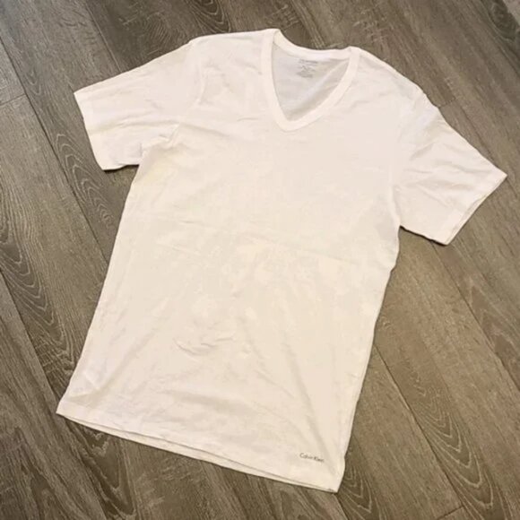 Calvin Klein cotton Slim Fit v-neck T-Shirt - Picture 2 of 4